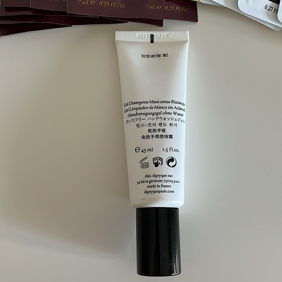 Oribe, Sisley, Diptyque, Laura Mercier | Lux Travel Kit - Picture 7 of 11